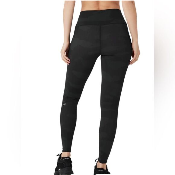 ALO Yoga ~High-Waist Black Camo Vapor Legging ~ compression ~high waist~ size XS - Picture 2 of 15